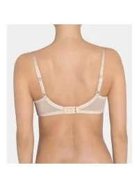 Triumph Beauty-Full Essential WP