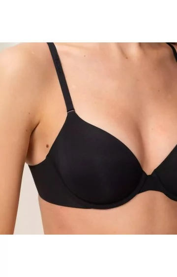 Triumph virsbūves make-up WHP