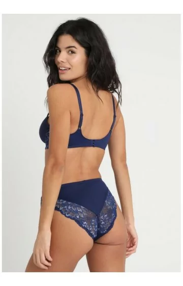 Triumph Amourette Charm Tai