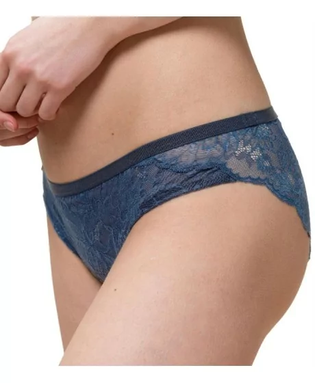 Triumph Amourette Charm Brazīlijas 01