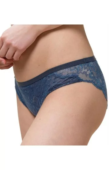 Triumph Amourette Charm Brazīlijas 01