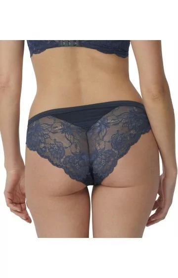 Triumph Amourette Charm Brazīlijas 01