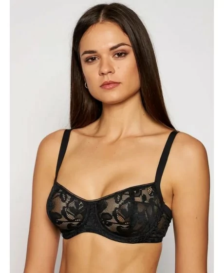 Triumfs Ilustrēts Rose W