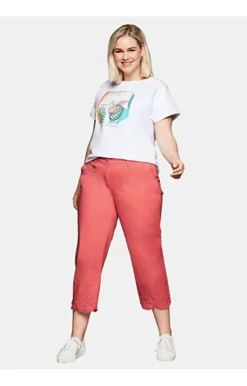 Sheego kapri bikses ar izšūtiem galiem