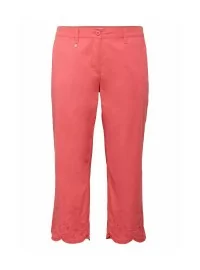 Sheego kapri bikses ar izšūtiem galiem