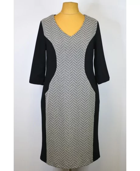 Sheego adīta kleita ar grafisku rakstu ielaidumu priekšpusē