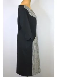 Sheego adīta kleita ar grafisku rakstu ielaidumu priekšpusē