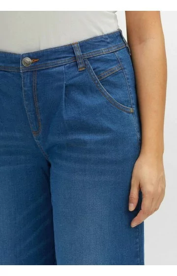Platas kājas Sheego džinsi 7/8 garumā Platas kājas Sheego džinsi 7/8 garumā