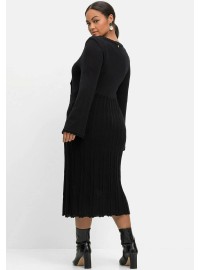 Trikotāžas Sheego kleita ar dziļu V veida izgriezumu Trikotāžas Sheego kleita ar dziļu V veida izgriezumu