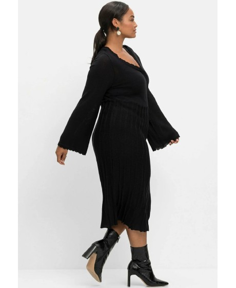 Trikotāžas Sheego kleita ar dziļu V veida izgriezumu