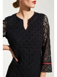 COMMA mežģīņu kleita