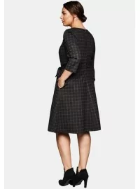 Sheego rūtaina kleita ar sānu kabatām