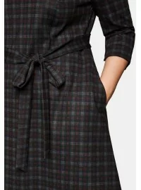 Sheego rūtaina kleita ar sānu kabatām