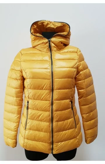 Īsa stepēta jaka ARTIKA