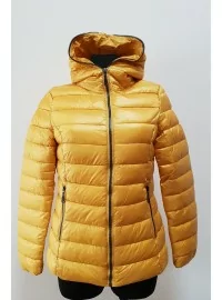 Īsa stepēta jaka ARTIKA