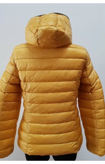 Īsa stepēta jaka ARTIKA