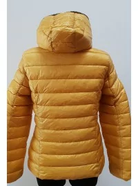 Īsa stepēta jaka ARTIKA