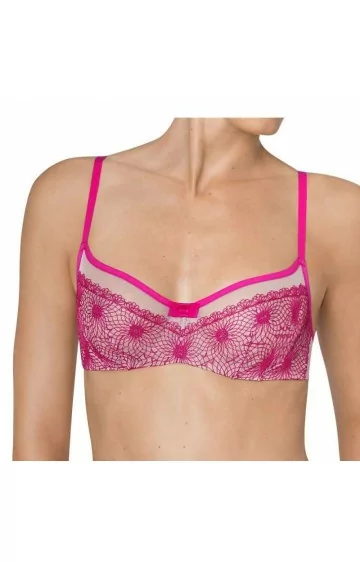 Triumfs Romance uzmanības centrā WH