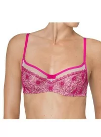 Triumfs Romance uzmanības centrā WH