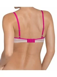 Triumfs Romance uzmanības centrā WH