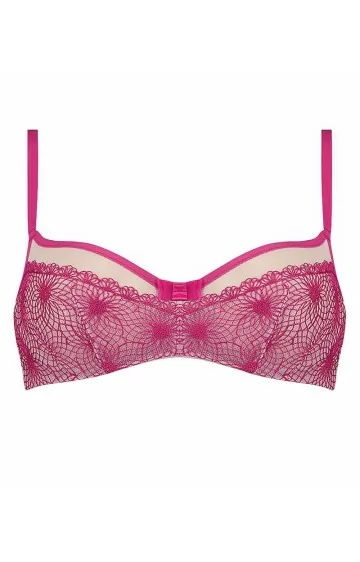 Triumfs Romance uzmanības centrā WH