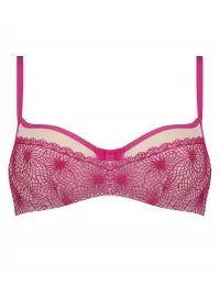 Triumfs Romance uzmanības centrā WH