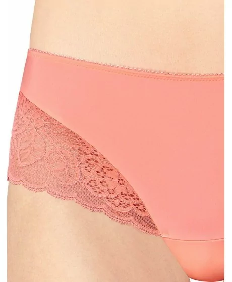 TRIUMPH Amourette uzmanības centrā