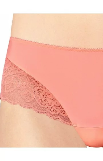 TRIUMPH Amourette uzmanības centrā