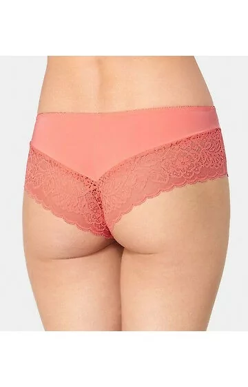 TRIUMPH Amourette uzmanības centrā