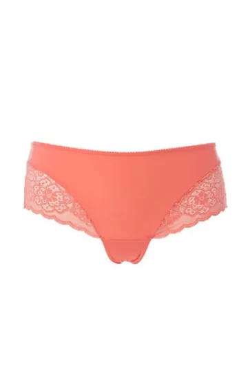 TRIUMPH Amourette uzmanības centrā