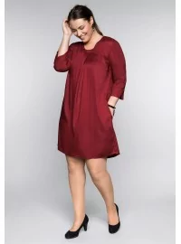 Trumpa Sheego suknelė.