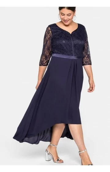 Sievišķīga un eleganta Sheego kleita