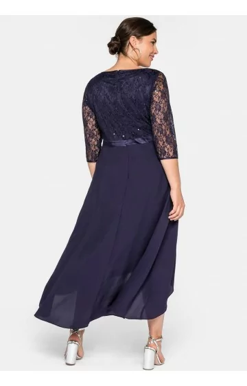 Sievišķīga un eleganta Sheego kleita