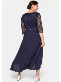 Sievišķīga un eleganta Sheego kleita