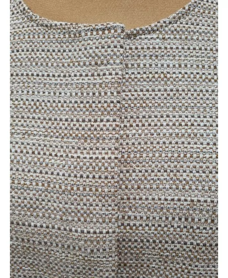 MONA jaka ar klasisku apaļu izgriezumu