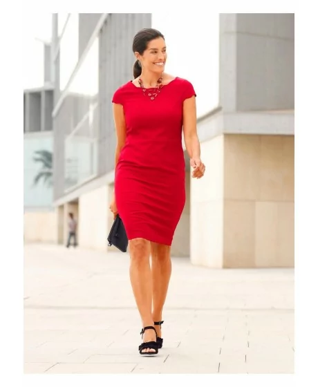 Laura Kent pieguloša silueta kleita Komplimente