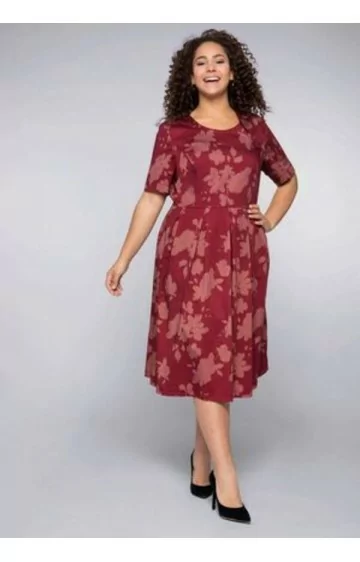 Sheego kokvilnas kleita ar ķermeni formējošu apakšveļu Sheego kokvilnas kleita ar ķermeni formējošu apakšveļu