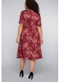 Sheego kokvilnas kleita ar ķermeni formējošu apakšveļu Sheego kokvilnas kleita ar ķermeni formējošu apakšveļu