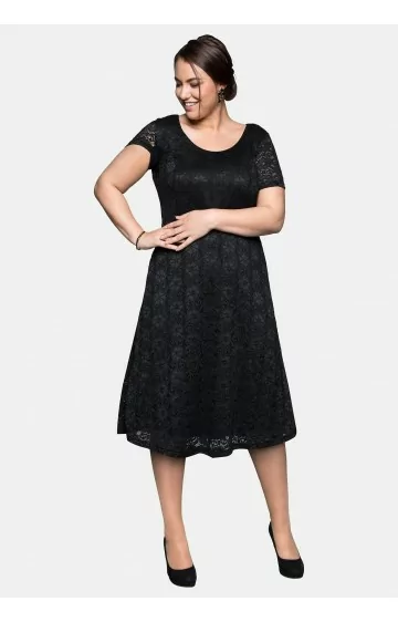 Sheego nėrinių suknelė su figūrą koreguojančiu apatiniu