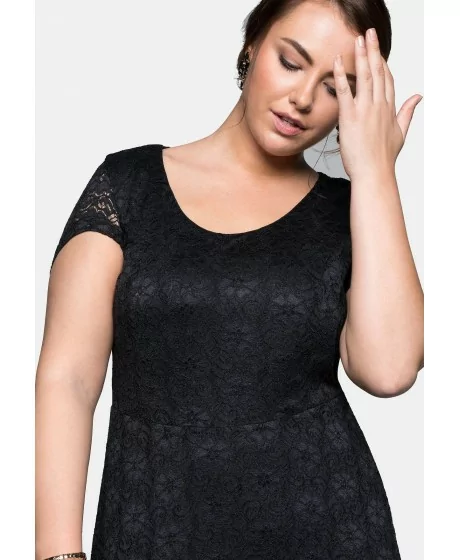 Sheego nėrinių suknelė su figūrą koreguojančiu apatiniu