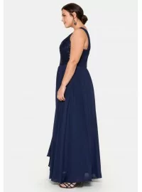 Sheego vakarkleita ar plandošiem svārkiem