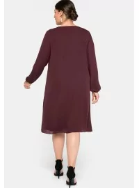 Daudzslāņaina zvana formas kleita Sheego