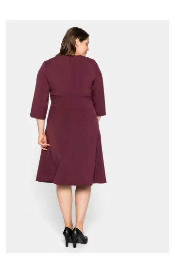 Masīva Sheego kleita ar regulējamu apakšveļu