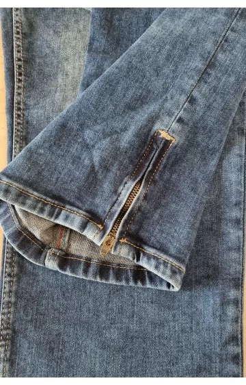 H.I.S. džinsi ar izšūtām kabatām un paaugstinātu vidukli