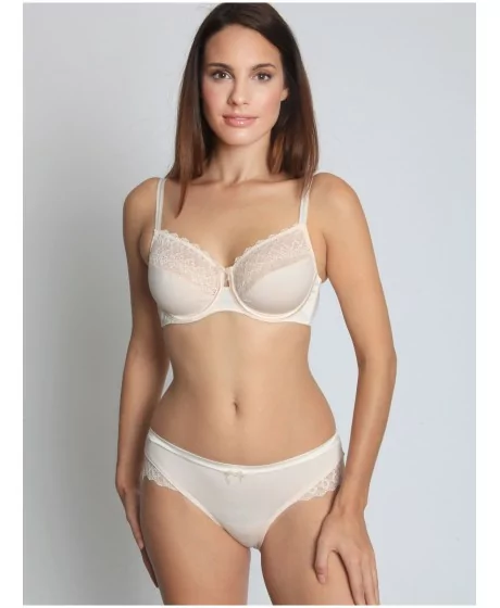 Sassa modes krūšturis