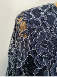 Eleganta MONA mežģīņu kleita ar oderējumu