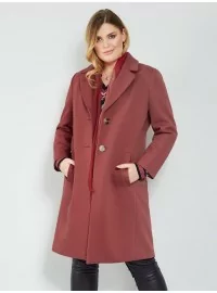 Sāras Lindholmas mētelis - 1