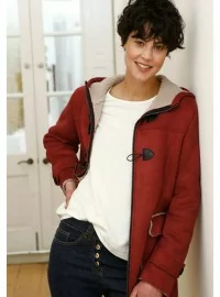 Kleita ar kapuci virsjakā - 2