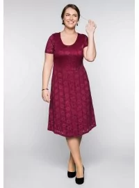 Sheego nėrinių suknelė su figūrą koreguojančiu apatiniu