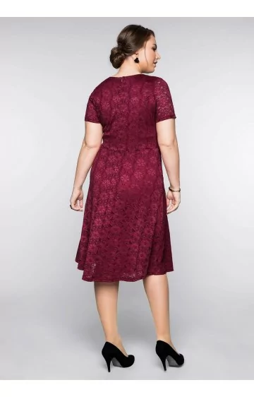 Sheego nėrinių suknelė su figūrą koreguojančiu apatiniu